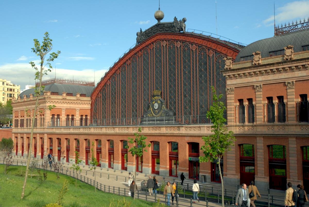 Quelles sont les meilleures options de stationnement à la gare d’Atocha à Madrid?
