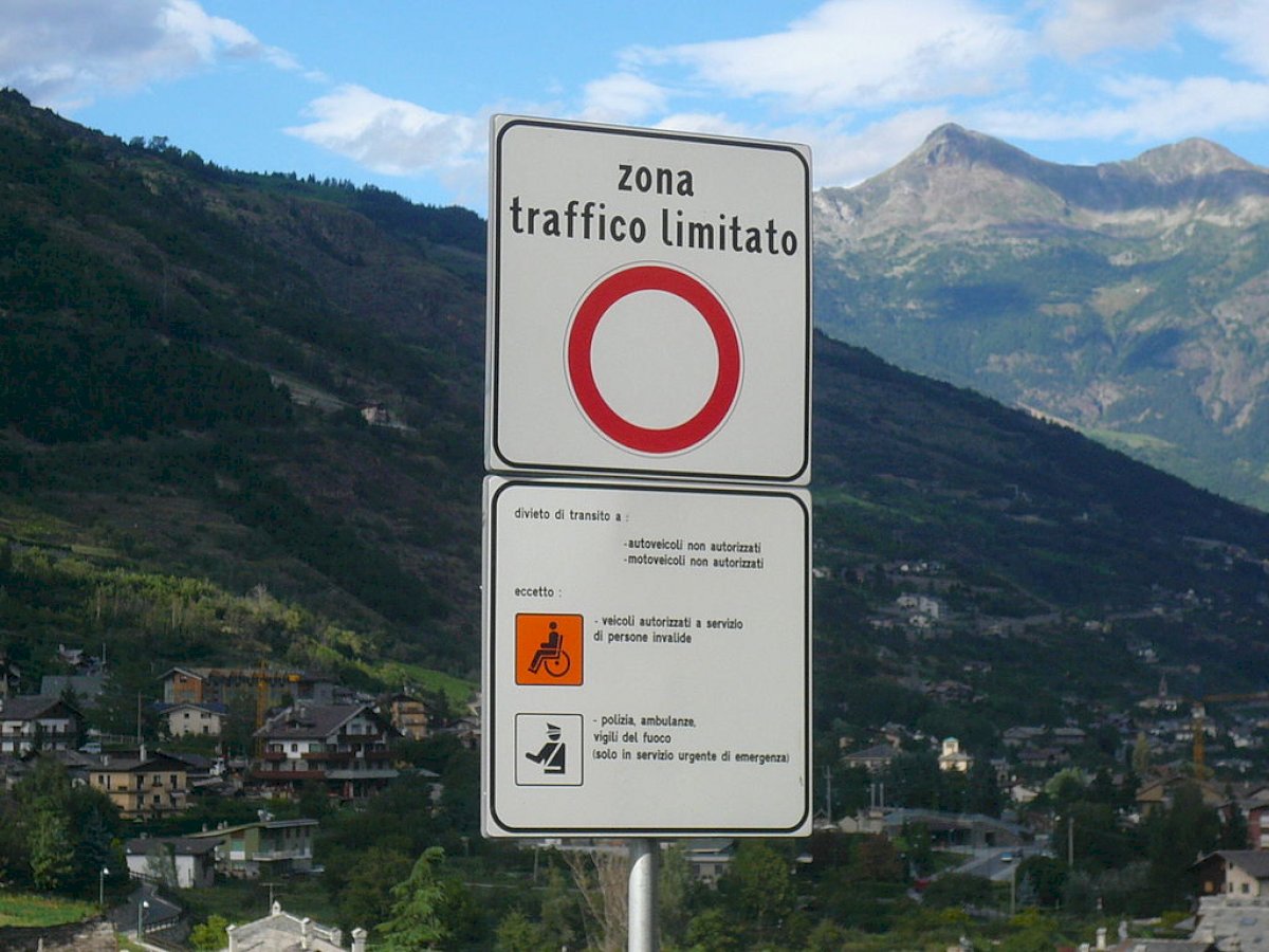 ZTL Milan's Limited Traffic Zone: B Area, Area C, Timetables And Map ...