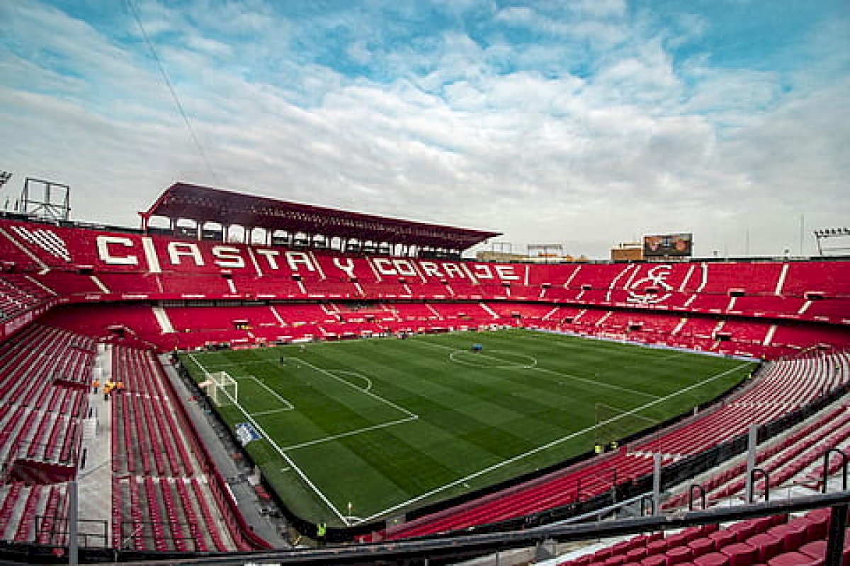 Onde estacionar na final da UEFA Europa League 2022