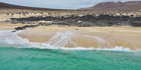 Aeropuertos insulares (II): Pasa tu verano en las Islas Canarias