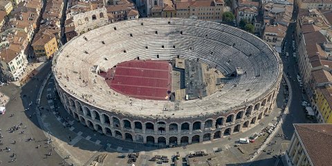 Aparcar en la Arena de Verona para asistir al Arena Opera Festival 2024