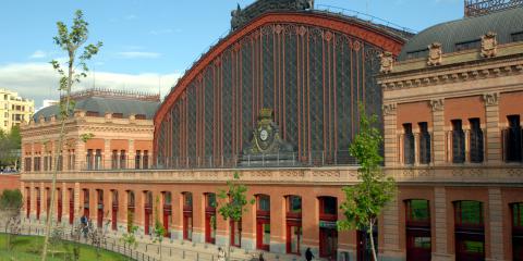 ¿Cuáles son las opciones de parking en la Estación de Atocha?