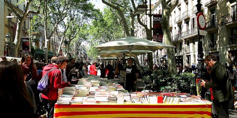 Find the best places to celebrate Sant Jordi and parking nearby this 2023!