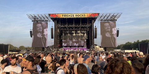 Firenze Rocks 2023: trova un posto auto vicino all'Arena di Visarno.