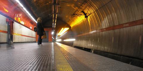 Trova parcheggio a Roma vicino alle stazioni della metropolitana