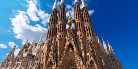 Goditi la Sagrada Familia e una passeggiata nei suoi dintorni