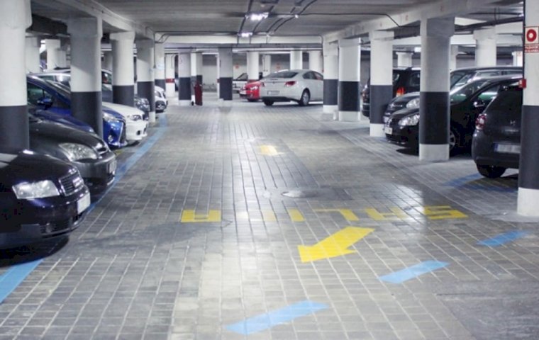Parking Garage Ronda de Atocha: interior