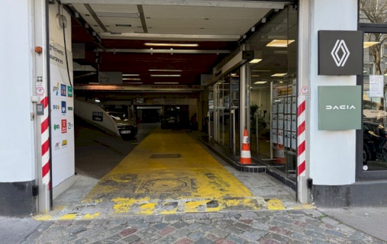 Parking Garage Saint Georges: entrance