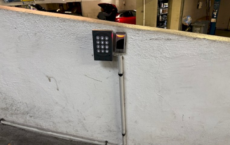 Parking Garage Saint Georges: entrance