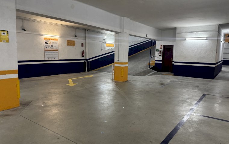Parking Furgo Casp 83: interior