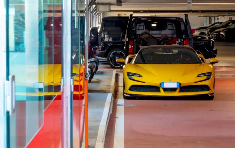 Parking Garage San Marco: interior