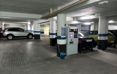 Estacionamento López de Hoyos 132}