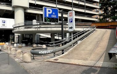Parkering Via Lodovico Muratori 27}