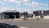 Eingangstür Parkplatz SABA Aeroporto Brindisi P9 Low Cost: Eingangstür
