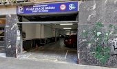 entrance door Book a parking spot in Vila de Gràcia car park: entrance door