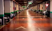 Überdacht Buch einen Parkplatz im Alberto Alcocer 45 Parkplatz.: Überdacht