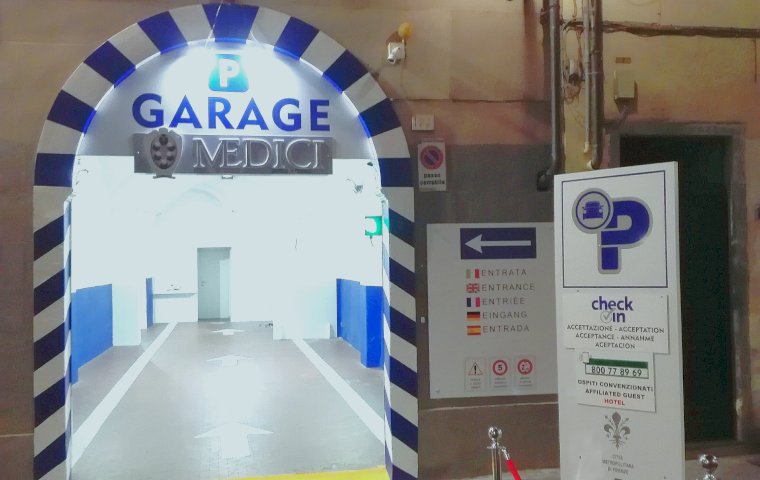 Book A Parking Spot In Garage Medici Firenze Car Park