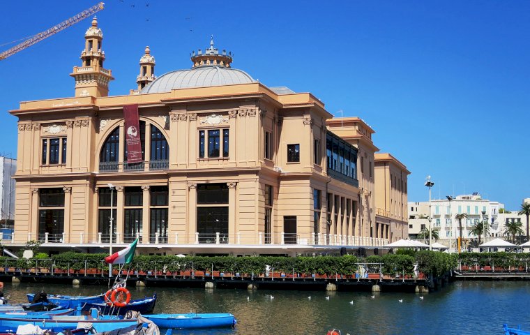 Parking Millepiedi Porto di Bari - Valet