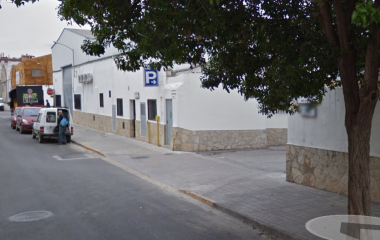 Reserveer een parkeerplek in parkeergarage LowCostParking Descubierto Aeropuerto Valencia - Shuttle