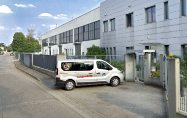 Buch einen Parkplatz im Kingparking Malpensa T1&T2 Shuttle - Scoperto Parkplatz.