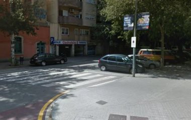 Buch einen Parkplatz im Ciudadela II Parkplatz.