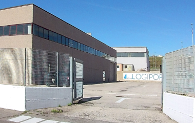 Prenota un posto nel parcheggio LogiPort d'Ossat - Shuttle Coperto