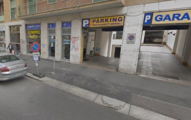 Prenota un posto nel parcheggio Garage Bande Nere
