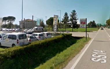 Book a parking spot in Fast Parking Venezia Scoperto - Shuttle car park