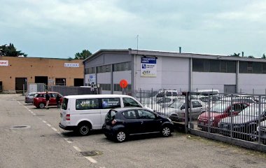 Buch einen Parkplatz im Fast parking Linate Scoperto - Shuttle Parkplatz.