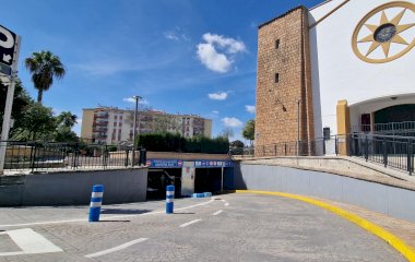 Prenota un posto nel parcheggio Plaza San Juan Bosco