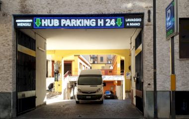 Забронируйте паркоместо на стоянке HUB Parking Copernico