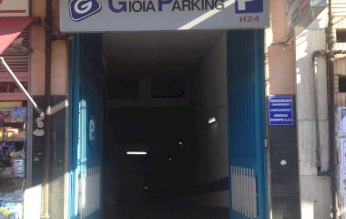 Reservar una plaza en el parking Gioia - Arenaccia