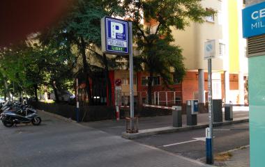 Prenota un posto nel parcheggio Aida