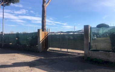 Buch einen Parkplatz im Prestige Parking - Scoperto - Valet Parkplatz.