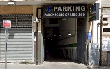 Book en plads i CS Parking Arenaccia parkeringsplads