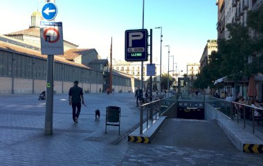 Book en plads i PARKIA El Born Barcelona parkeringsplads