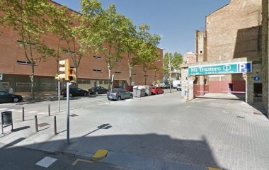 Prenota un posto nel parcheggio Freser-Turismos - Navas-Sagrera