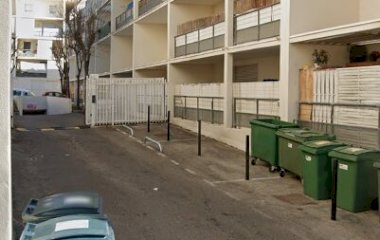 Reservar una plaça al pàrquing Zenpark Cimetière Saint-Baudile - Route de Beaucaire