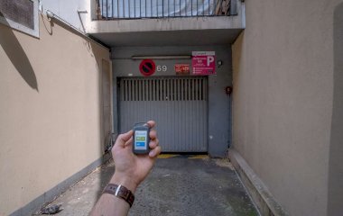 Buch einen Parkplatz im Zenpark Saint-Fargeau - Cimetière de Belleville Parkplatz.