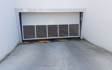Buch einen Parkplatz im Zenpark Barradels - Chemin d'Aussone Parkplatz.