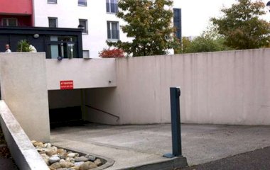 Book en plads i Zenpark Hôpital Desgenettes - Odalys parkeringsplads