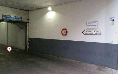 Book a parking spot in Zenpark Cours Emile Zola - Hôtel Ariana car park