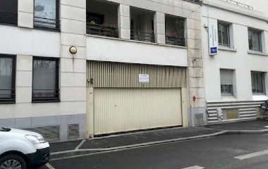 Buch einen Parkplatz im Zenpark Gare de Clichy-Levallois - Castérès Parkplatz.