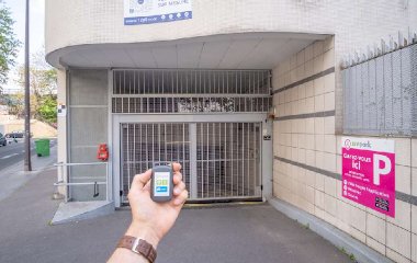 Buch einen Parkplatz im Zenpark Bibliothèque François Mitterrand - Loiret Parkplatz.