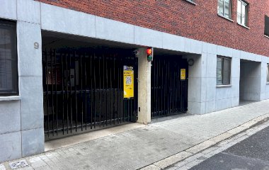 Buch einen Parkplatz im ParkBee Congresstraat Parkplatz.