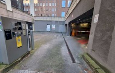 Buch einen Parkplatz im ParkBee Italiëlei Parkplatz.