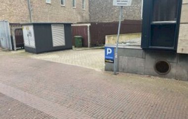 Buch einen Parkplatz im ParkBee Delft station Parkplatz.