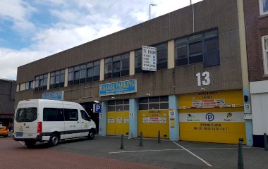 Buch einen Parkplatz im ParkBee Scheldestraat Parkplatz.