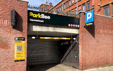 Buch einen Parkplatz im ParkBee Snoekstraat Parkplatz.