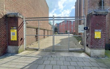 Buch einen Parkplatz im ParkBee Spaarneplein Parkplatz.